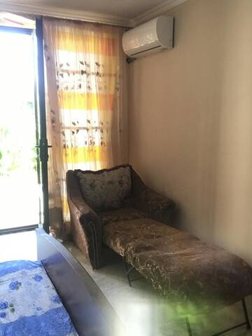 Фото номера Номер Делюкс (для 2 взрослых и 1 ребенка) Гостевой дом Mishel555 г. Очамчира 4